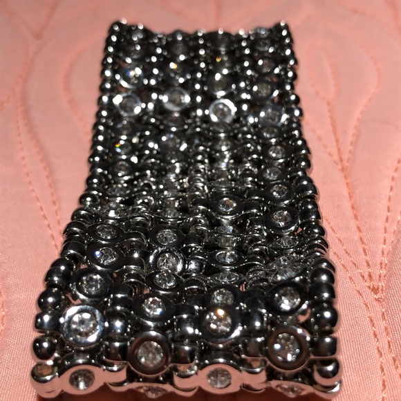 Silvertone rhinestone stretch bracelet - Picture 4 of 5